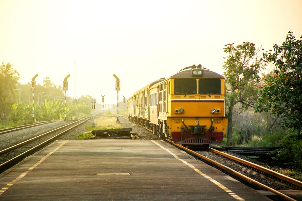 Taking the Overnight Sleeper Train from Bangkok to Chiang Mai